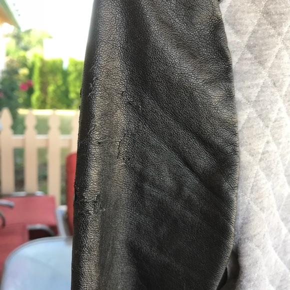 Small Jacket - Picture 3 of 6